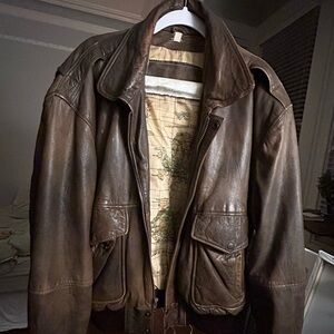 Vintage oversized brown leather pilot’s jacket